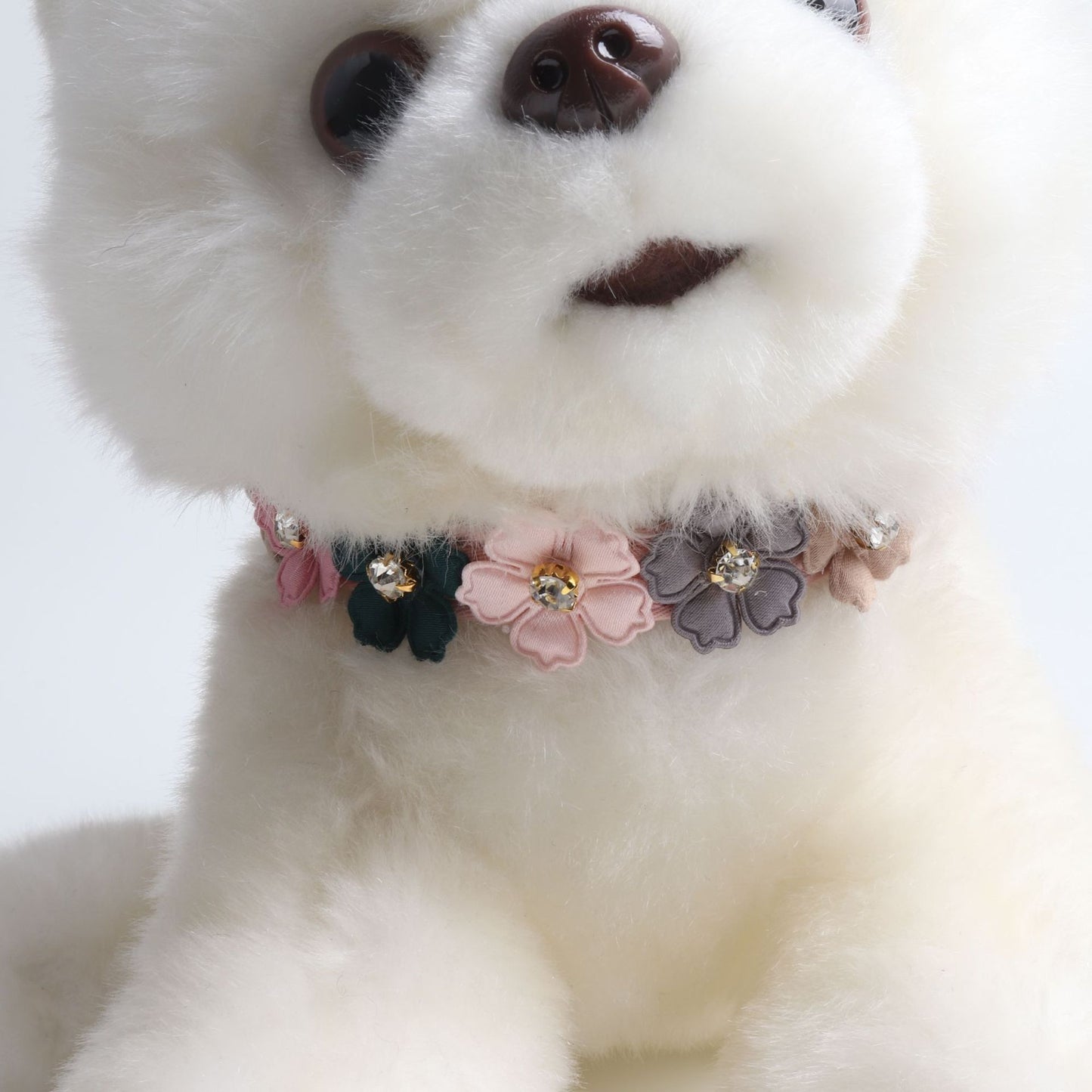 Flower Collar With Rhinestones